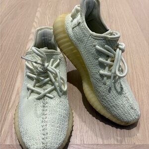 Yeezy boost 350 butter  7.5 women’s